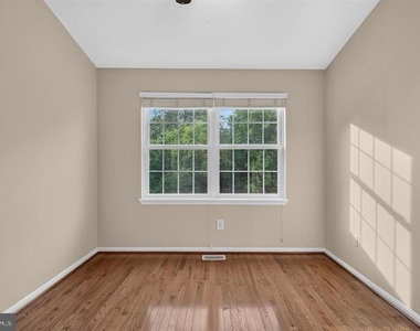 3609 Buckeye Court - Photo Thumbnail 12