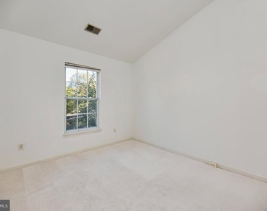 11485 Carriage Court - Photo Thumbnail 24