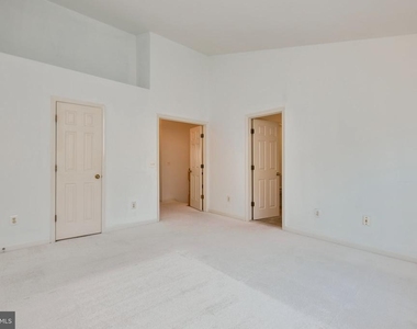 11485 Carriage Court - Photo Thumbnail 17