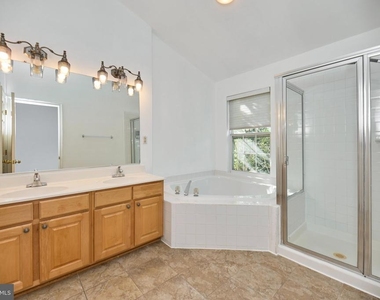 11485 Carriage Court - Photo Thumbnail 18