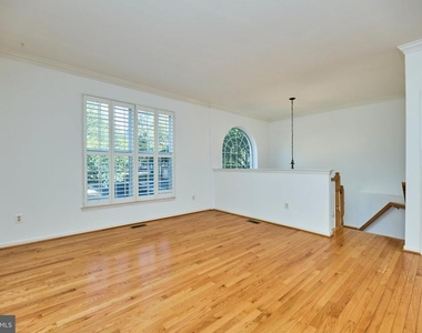 11485 Carriage Court - Photo Thumbnail 5