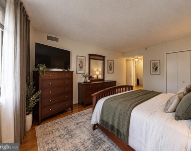 5505 Seminary Road - Photo Thumbnail 7