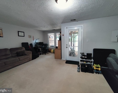 6061 Clay Spur Court - Photo Thumbnail 16