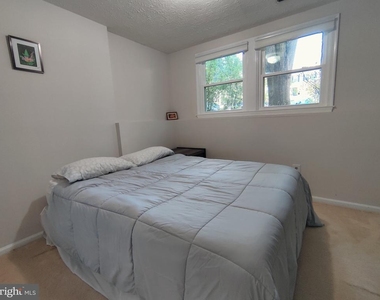 6061 Clay Spur Court - Photo Thumbnail 18