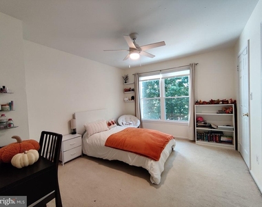 6061 Clay Spur Court - Photo Thumbnail 14