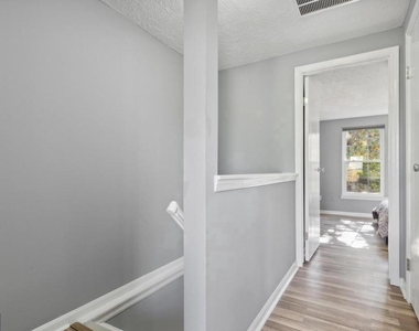1679 Fieldthorn Drive - Photo Thumbnail 8