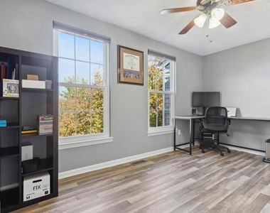 1679 Fieldthorn Drive - Photo Thumbnail 9