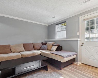1679 Fieldthorn Drive - Photo Thumbnail 16
