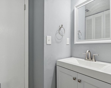 1679 Fieldthorn Drive - Photo Thumbnail 14
