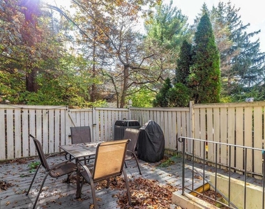 1679 Fieldthorn Drive - Photo Thumbnail 18