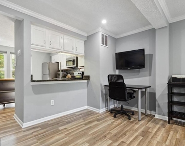 1679 Fieldthorn Drive - Photo Thumbnail 4