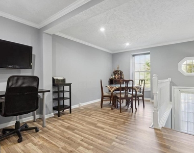 1679 Fieldthorn Drive - Photo Thumbnail 1