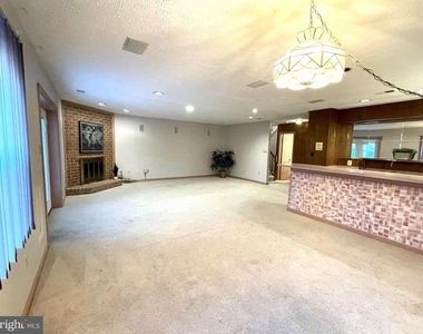 6319 Chaucer View Circle - Photo Thumbnail 4