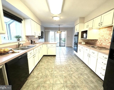 6319 Chaucer View Circle - Photo Thumbnail 1