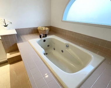 6319 Chaucer View Circle - Photo Thumbnail 17