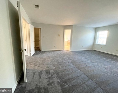 6319 Chaucer View Circle - Photo Thumbnail 15