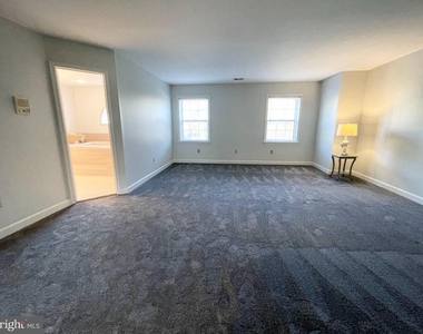 6319 Chaucer View Circle - Photo Thumbnail 14