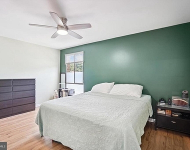 7804 Dassett Court - Photo Thumbnail 2