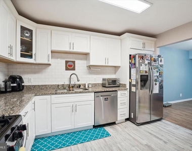 7804 Dassett Court - Photo Thumbnail 6