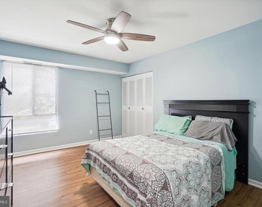 7804 Dassett Court - Photo Thumbnail 8