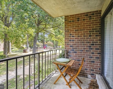 7804 Dassett Court - Photo Thumbnail 12