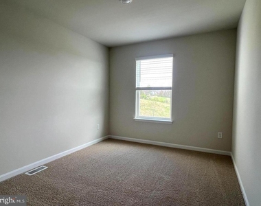 155 Tigney Drive - Photo Thumbnail 16