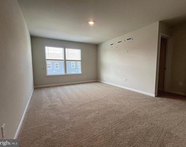155 Tigney Drive - Photo Thumbnail 9
