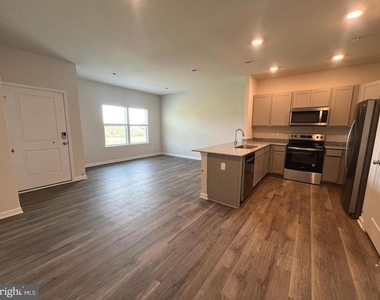 155 Tigney Drive - Photo Thumbnail 3