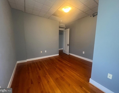 403 William Street - Photo Thumbnail 10