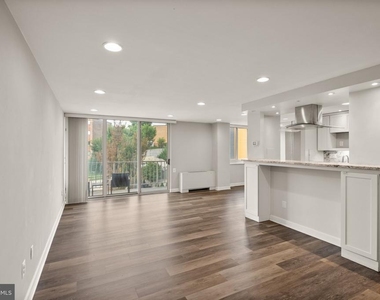 4520 King Street - Photo Thumbnail 7