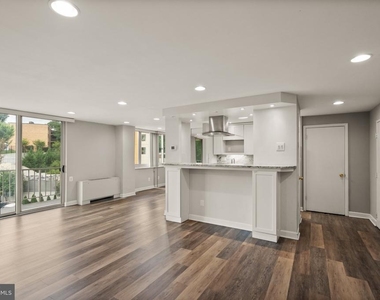 4520 King Street - Photo Thumbnail 9