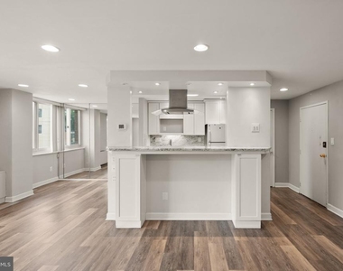 4520 King Street - Photo Thumbnail 10