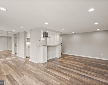 4520 King Street - Photo Thumbnail 12