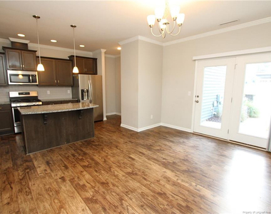 1043 Myers Point Drive - Photo Thumbnail 5