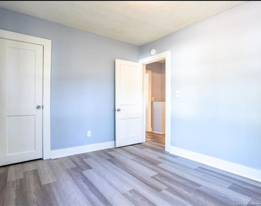 214 Circle Courts - Photo Thumbnail 10