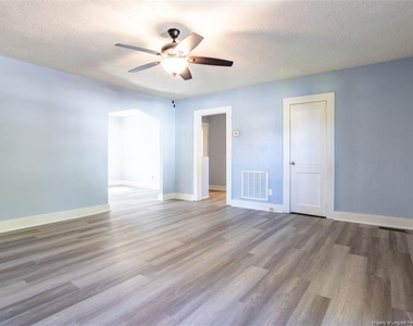 214 Circle Courts - Photo Thumbnail 13