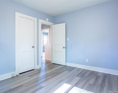 214 Circle Courts - Photo Thumbnail 7