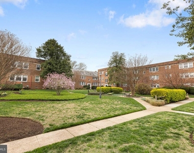 1804 W Abingdon Drive - Photo Thumbnail 16