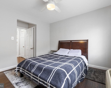 1804 W Abingdon Drive - Photo Thumbnail 12
