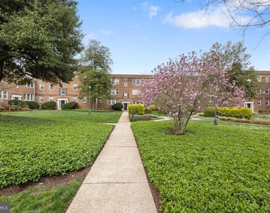 1804 W Abingdon Drive - Photo Thumbnail 15