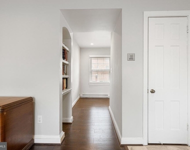 1804 W Abingdon Drive - Photo Thumbnail 4