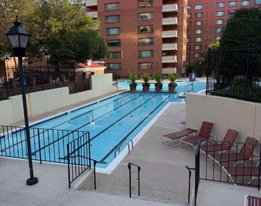 1111 N Arlington Boulevard - Photo Thumbnail 15