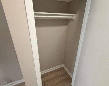 1111 N Arlington Boulevard - Photo Thumbnail 6