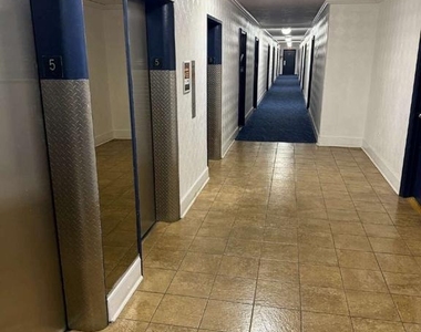 1111 N Arlington Boulevard - Photo Thumbnail 3