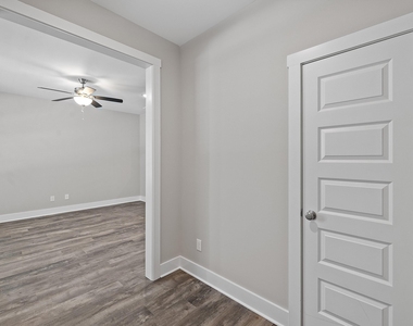 825 S Franklin Street - Photo Thumbnail 10