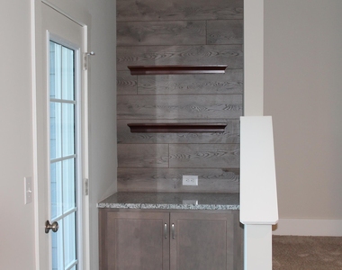 825 S Franklin Street - Photo Thumbnail 7