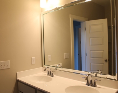 825 S Franklin Street - Photo Thumbnail 11