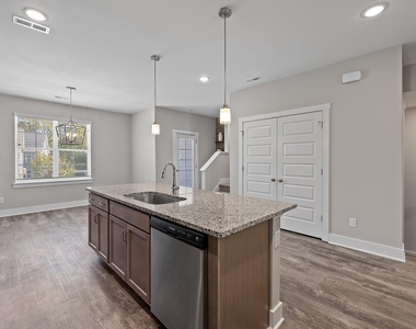 825 S Franklin Street - Photo Thumbnail 19