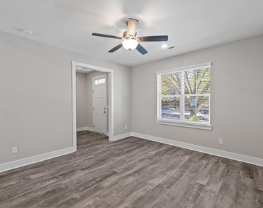 825 S Franklin Street - Photo Thumbnail 13