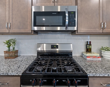 825 S Franklin Street - Photo Thumbnail 18